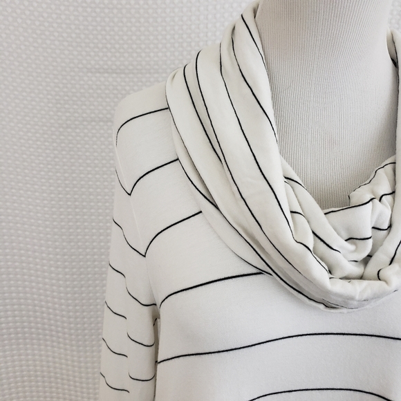 Lou & Grey Signaturesoft Top White Black Stripe Cowl Neck Shirt size Small - Picture 3 of 7